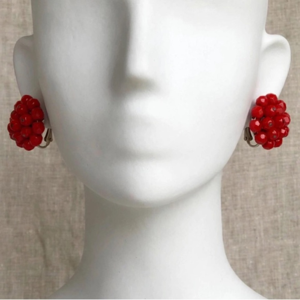 “VTG” SIGNED Laguna Red Clusters Earrings Clip On Beaded Earrings Faceted Bead